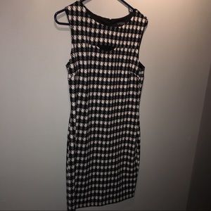 Hounds tooth dress with cutout barely worn